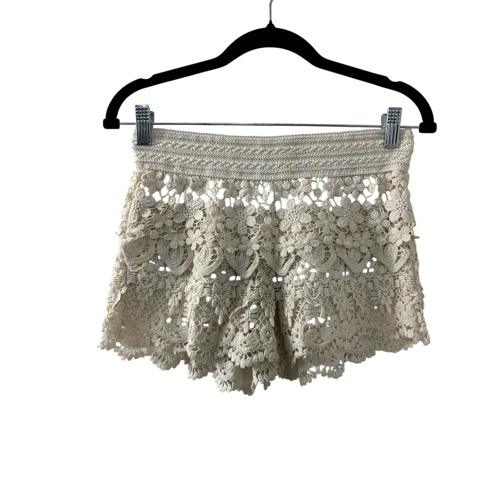 No Boundaries Floral Crochet Shorts M Cream High Waist Lace Boho Cottagecore